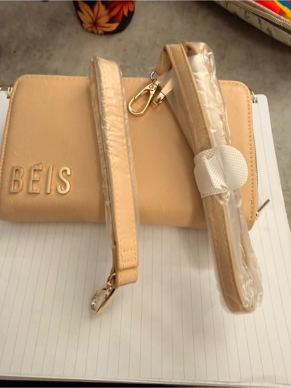 BEIS Women's Beige Crossbody Wallet - like new